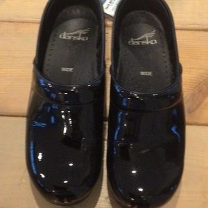 Dansko professional patent leather clogs